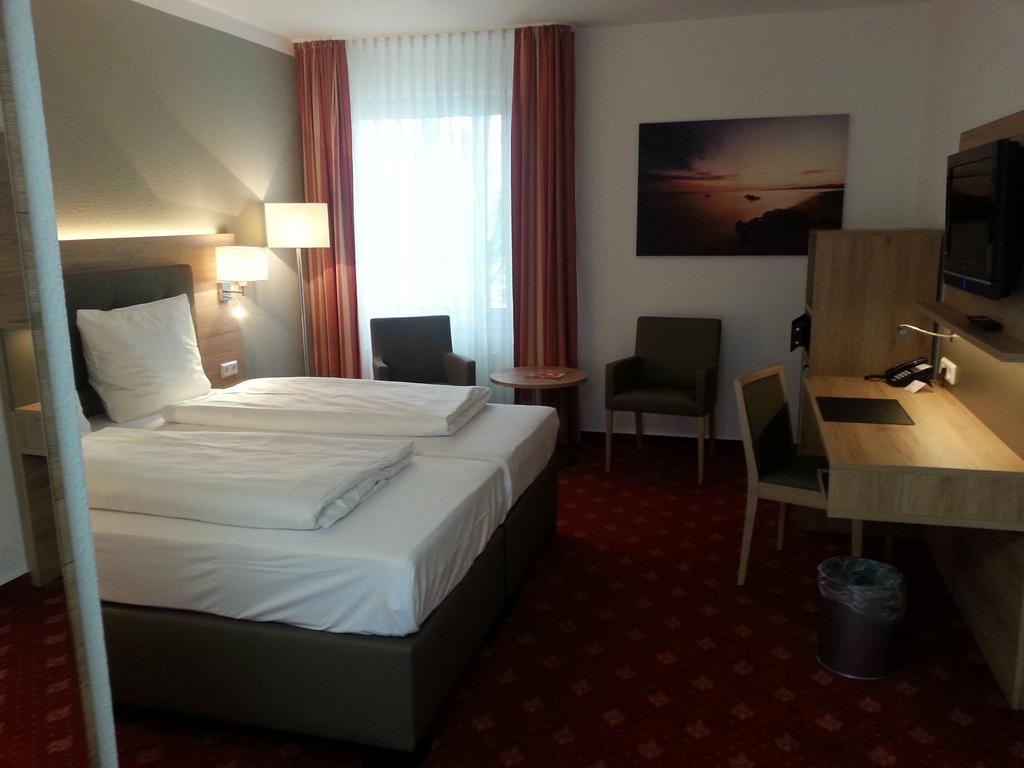 Hotel Novostar Gottingen Ngoại thất bức ảnh