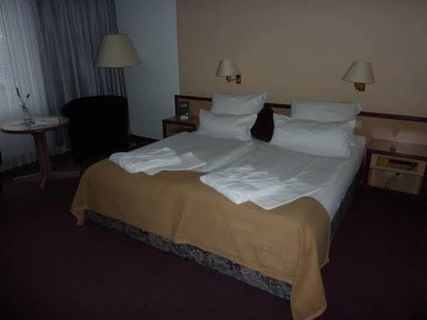 Hotel Novostar Gottingen Ngoại thất bức ảnh