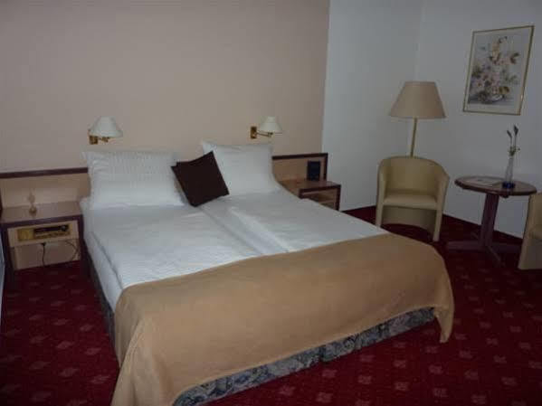 Hotel Novostar Gottingen Ngoại thất bức ảnh