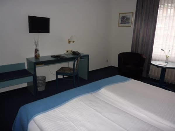 Hotel Novostar Gottingen Ngoại thất bức ảnh