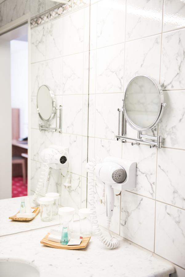 Hotel Novostar Gottingen Ngoại thất bức ảnh