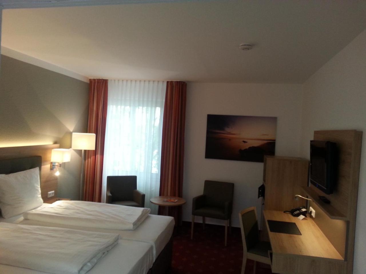 Hotel Novostar Gottingen Ngoại thất bức ảnh