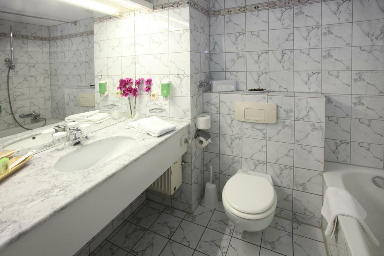 Hotel Novostar Gottingen Ngoại thất bức ảnh